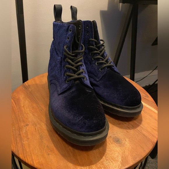 Dr Doc Martens Embossed Blue Velvet Boots 1460 Brocade GUC W9 - Picture 4 of 15